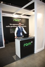 stand-0561